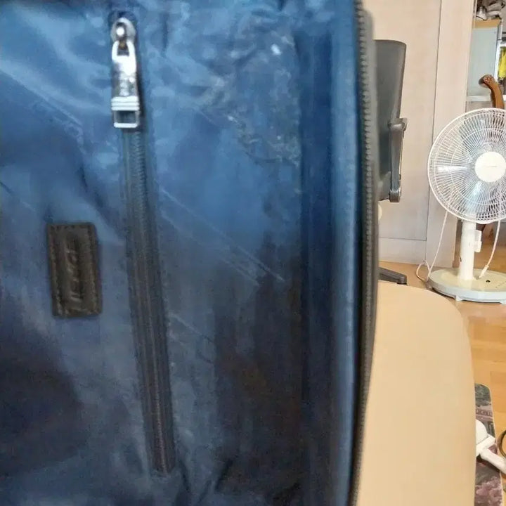 [BUNJANG] Laptop Backpack with Lock / 하드 백팩(노트북 보호/잠금장치)