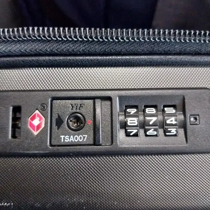 [BUNJANG] Laptop Backpack with Lock / 하드 백팩(노트북 보호/잠금장치)