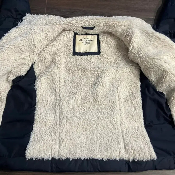 [BUNJANG] Abercrombie Navy Quilted Padded Jumper M / 아베크롬비 네이비 퀼팅 패딩 점퍼 M
