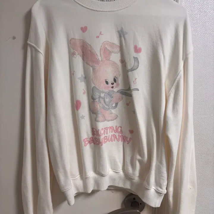 [BUNJANG] NewJeans OMG Concept Sweatshirt / 뉴진스 omg 컨셉 졸업사진  맨투맨