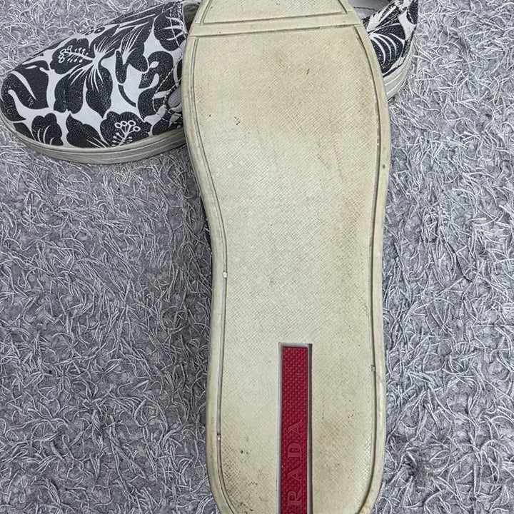 [BUNJANG] Prada Leather Slip-ons (EU 37) / 정품] 프라다 레더 슬립온 EU37/240