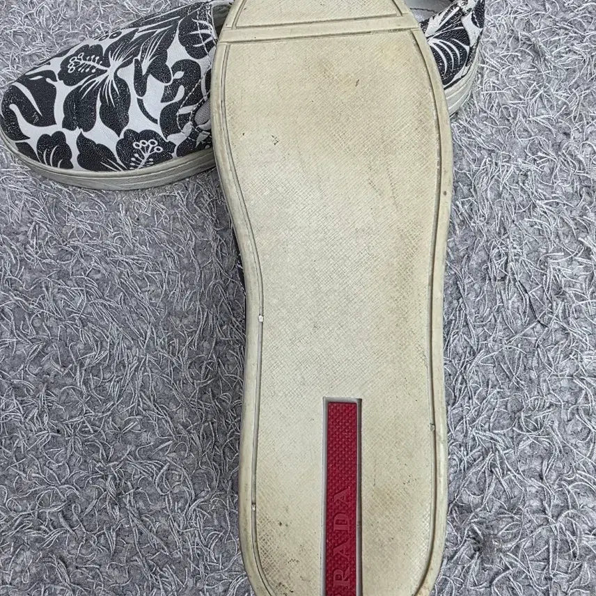 [BUNJANG] Prada Leather Slip-ons (EU 37) / 정품] 프라다 레더 슬립온 EU37/240