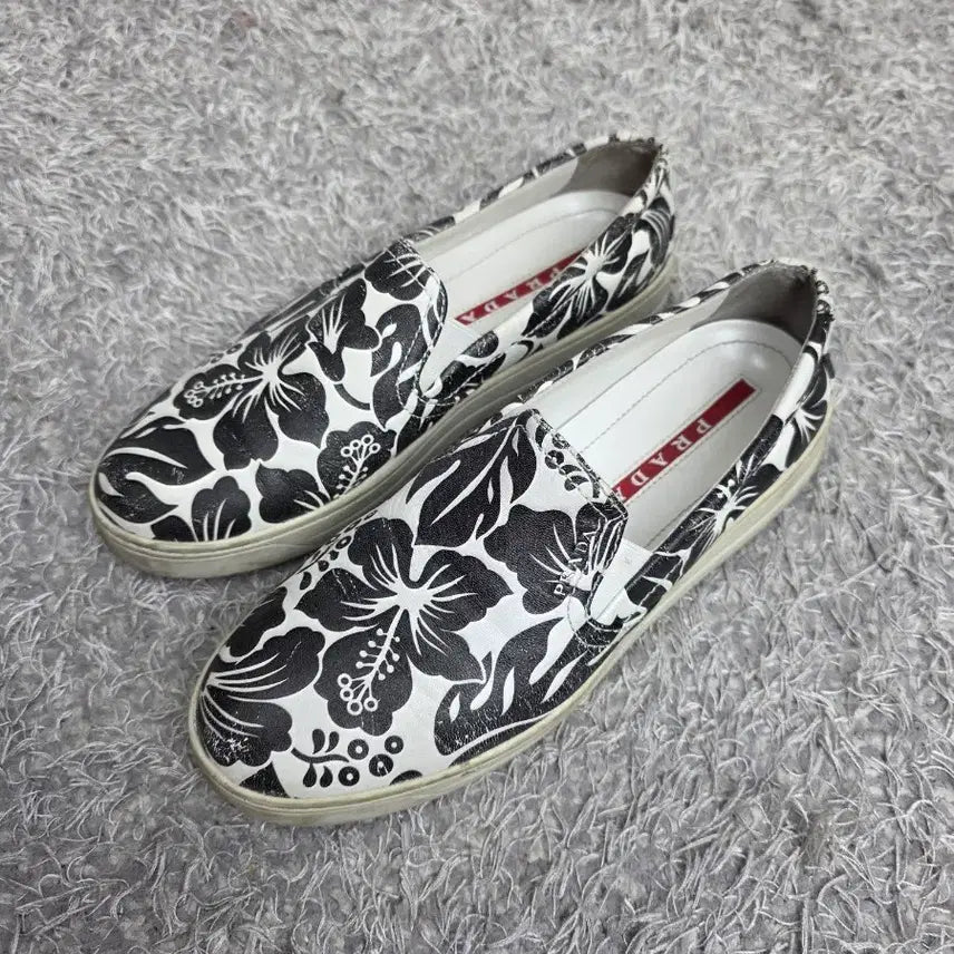 [BUNJANG] Prada Leather Slip-ons (EU 37) / 정품] 프라다 레더 슬립온 EU37/240