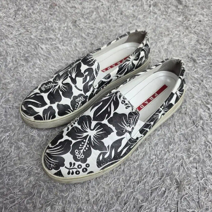 [BUNJANG] Prada Leather Slip-ons (EU 37) / 정품] 프라다 레더 슬립온 EU37/240