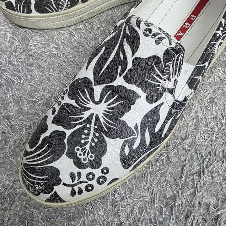 [BUNJANG] Prada Leather Slip-ons (EU 37) / 정품] 프라다 레더 슬립온 EU37/240