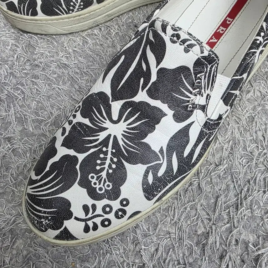 [BUNJANG] Prada Leather Slip-ons (EU 37) / 정품] 프라다 레더 슬립온 EU37/240