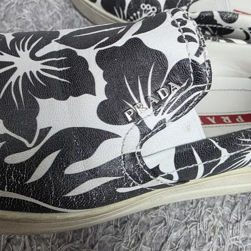 [BUNJANG] Prada Leather Slip-ons (EU 37) / 정품] 프라다 레더 슬립온 EU37/240