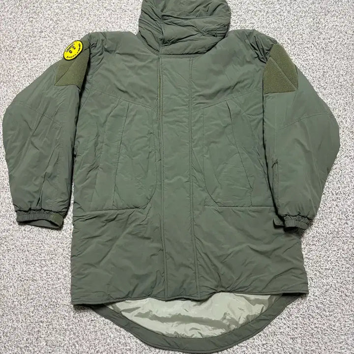 [BUNJANG] IZN's Monster Parka (Size 3) / 이즈네스 몬스터파카 3 size