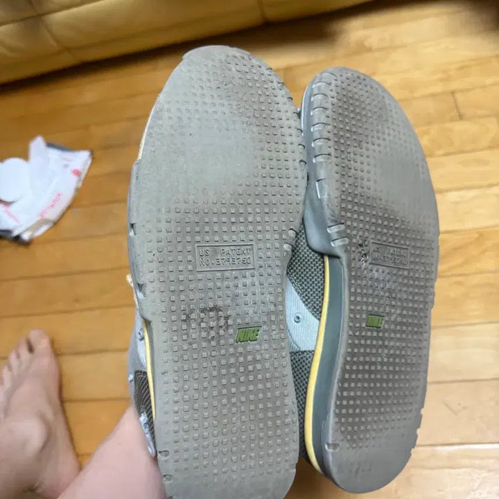 [SOLD OUT] 나이키 x 트래비스 스캇 나이키 에어 트레이너 1 그레이