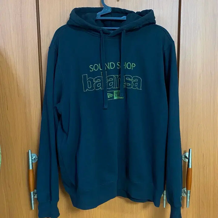 [BUNJANG] BALANSA New Era Hoodie L Size / [BALANSA] 발란사 뉴에라 후드티 L사이즈
