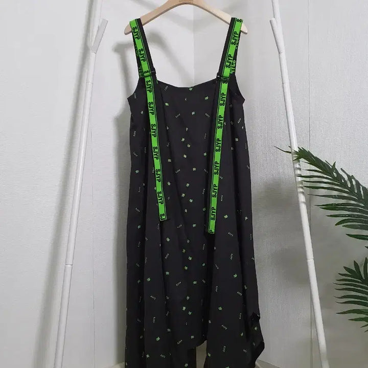 [BUNJANG] SJYP Dino Print Strapped Gored Dress / 한섬 sjyp 디노 프린트 스트랩 고어드 원피스