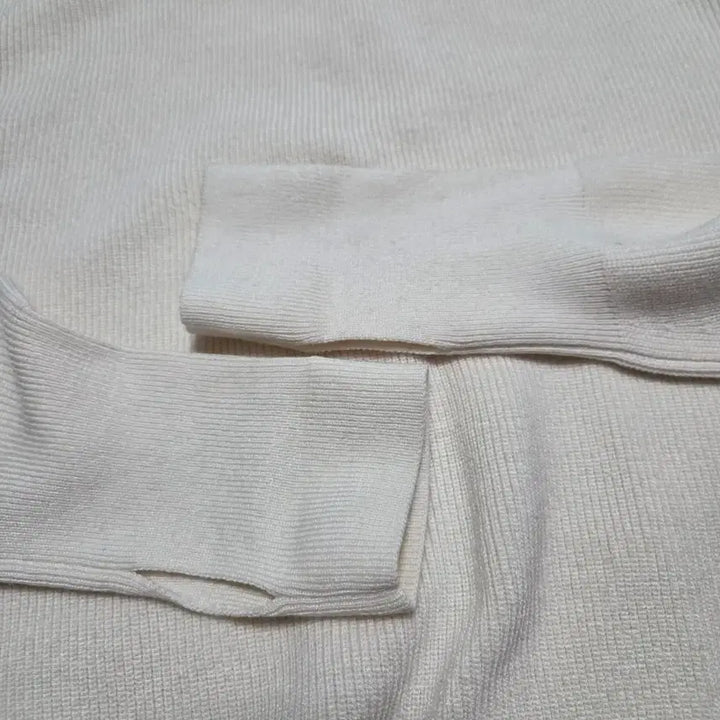 [BUNJANG] Uniqlo U Merino Blend Turtleneck Sweater / 유니클로 U 메리노 블렌드 터틀넥 니트 스웨터