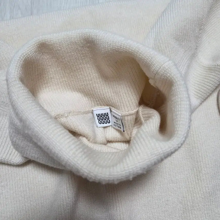 [BUNJANG] Uniqlo U Merino Blend Turtleneck Sweater / 유니클로 U 메리노 블렌드 터틀넥 니트 스웨터