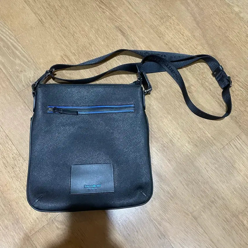 [BUNJANG] Samsonite Black Crossbody Bag / 쌤소나이트 블랙 크로스백