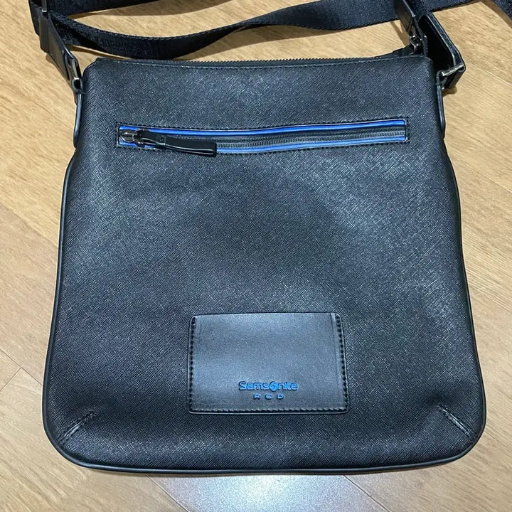 [BUNJANG] Samsonite Black Crossbody Bag / 쌤소나이트 블랙 크로스백