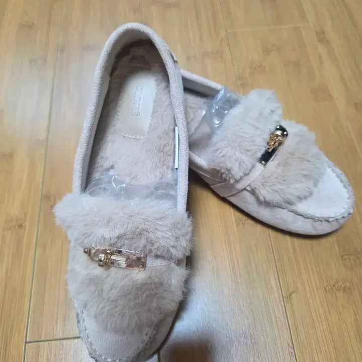 [BUNJANG] Generic Fur Loafers / 털로퍼