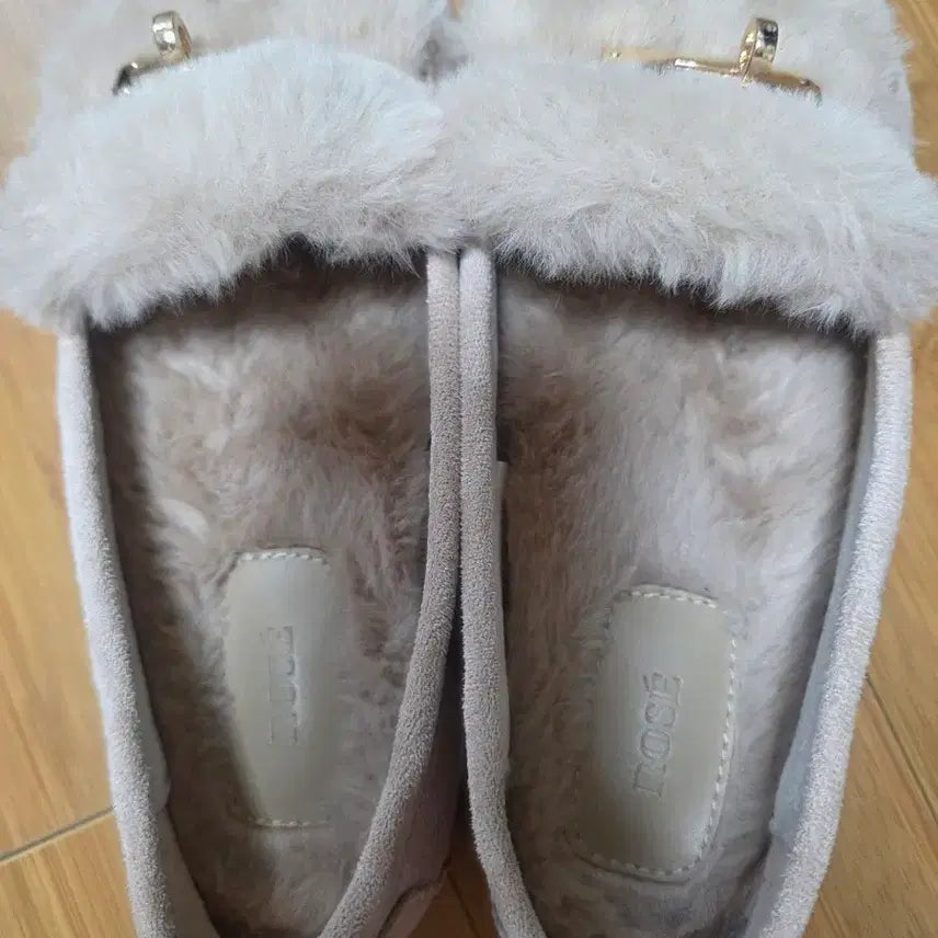 [BUNJANG] Generic Fur Loafers / 털로퍼