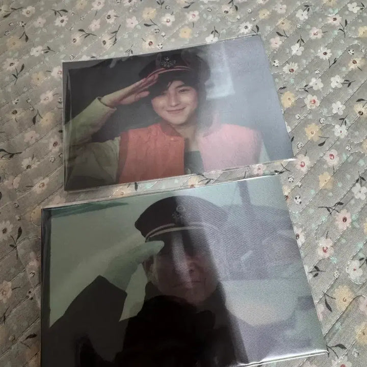 [BUNJANG] Lenticular Postcard / 철도원 경례포즈 렌티큘러 엽서