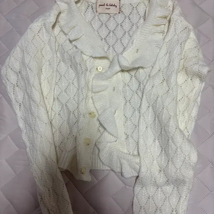 [BUNJANG] Freevail Pointelle Frill Cardigan / 프리베일 포인텔 프릴 가디건 FREE