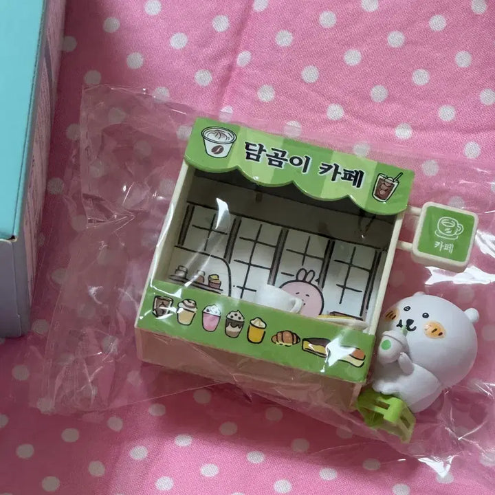 [BUNJANG] Ddamgomi Cafe Diorama Figure / 담곰이 가게 시리즈 디오라마 피규어 ( 카페 )