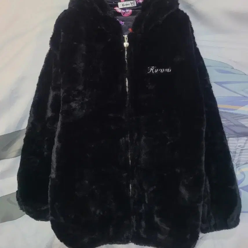 [BUNJANG] Kuromi Hooded Fur Zip-up Jacket / 쿠로미 후드 퍼 집업