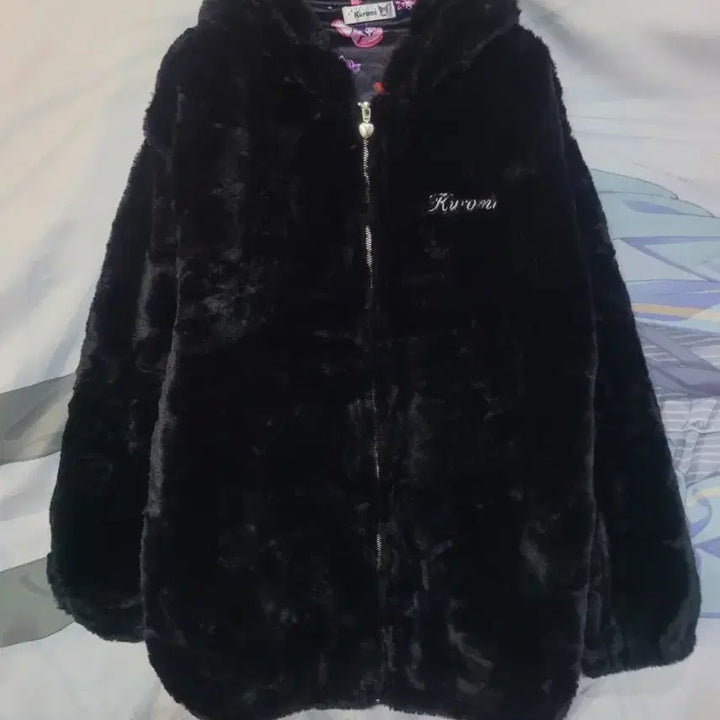 [BUNJANG] Kuromi Hooded Fur Zip-up Jacket / 쿠로미 후드 퍼 집업