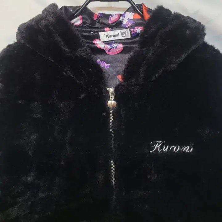 [BUNJANG] Kuromi Hooded Fur Zip-up Jacket / 쿠로미 후드 퍼 집업
