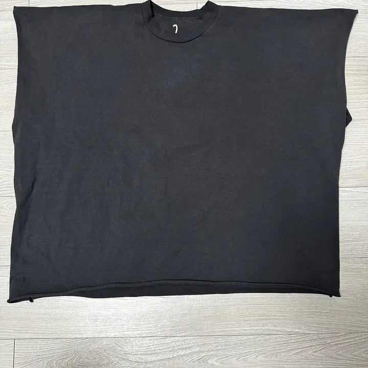 [BUNJANG] Stayc E.Ji T-Shirt / 이지 원박스티