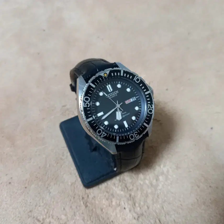 [BUNJANG] Citizen 80's Quartz Diver Black Dial Leather Watch / 시티즌 80's 쿼츠 다이버 흑판 가죽 시계(오버홀 제품)
