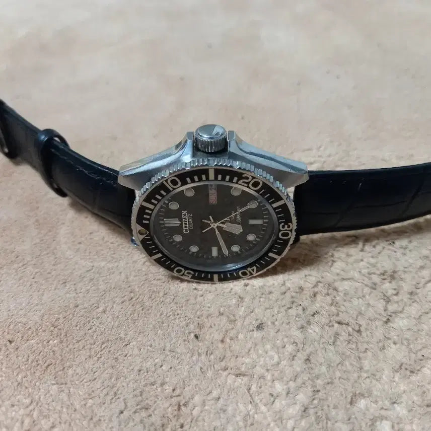 [BUNJANG] Citizen 80's Quartz Diver Black Dial Leather Watch / 시티즌 80's 쿼츠 다이버 흑판 가죽 시계(오버홀 제품)