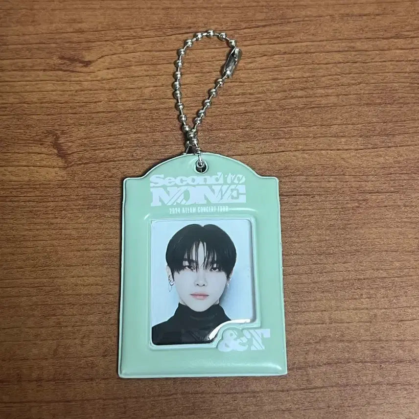 앤팀 니콜라스 세투논 세컨드투논 증명사진 체키