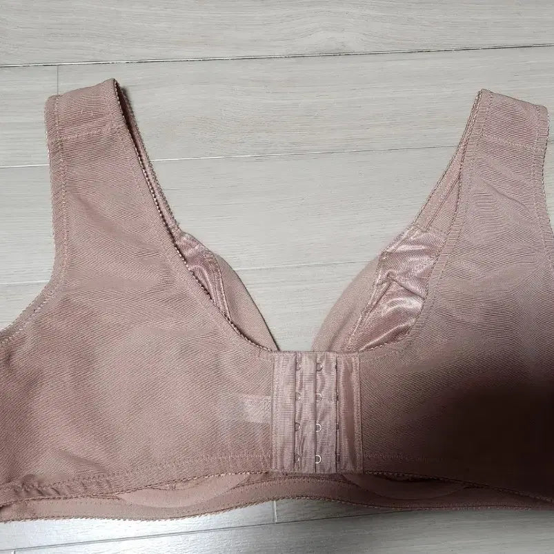 [BUNJANG] ETM Bra 90C / 에띠엠 보정브라 90C