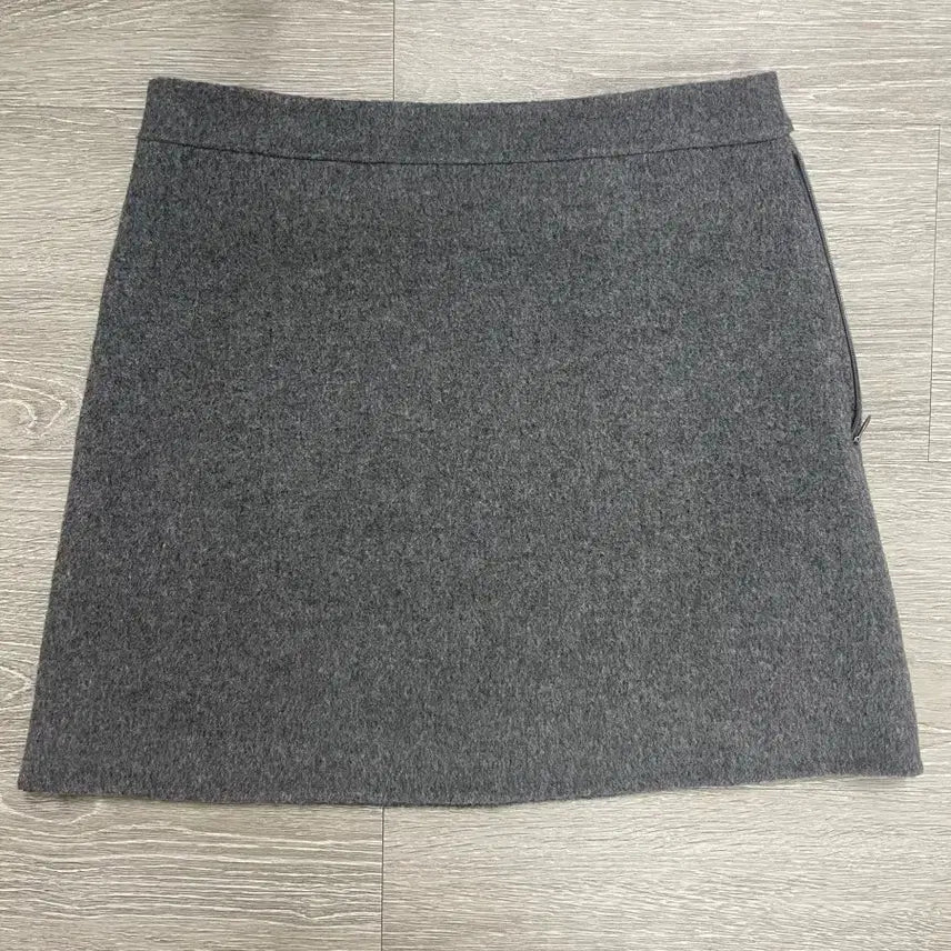 [BUNJANG] The Barnet Skirt - S Size / 더바넷 스커트