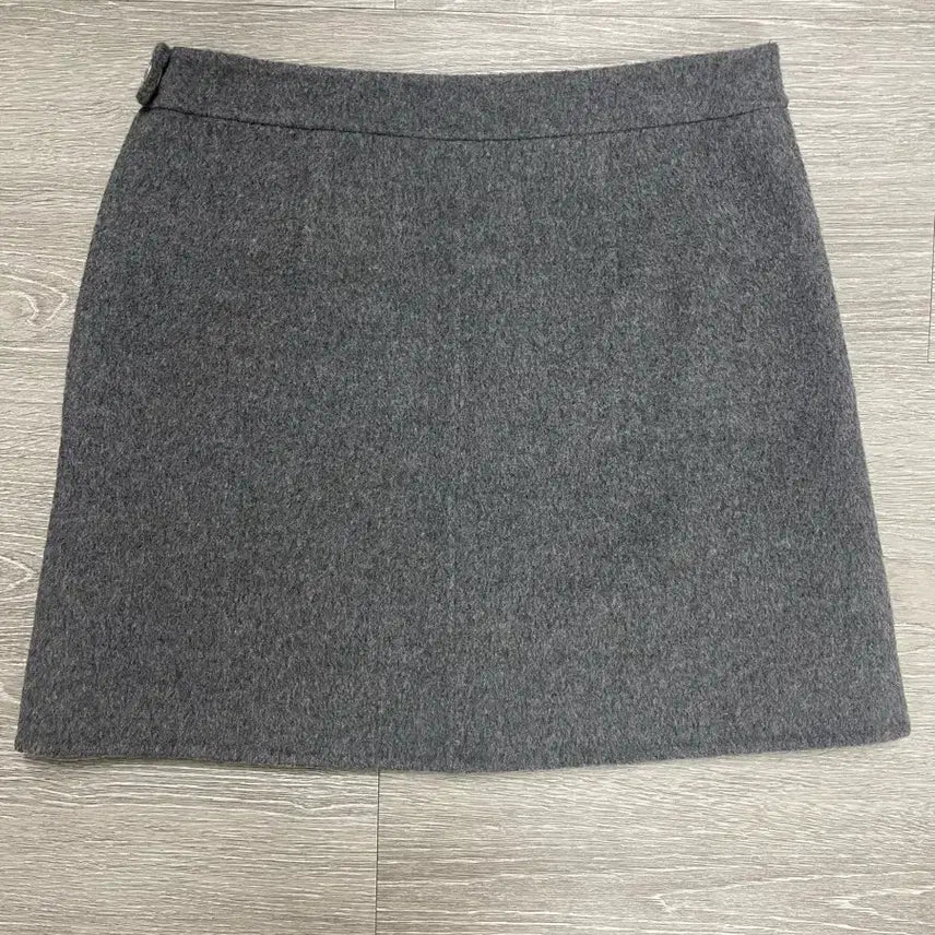 [BUNJANG] The Barnet Skirt - S Size / 더바넷 스커트