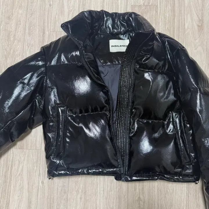 [BUNJANG] In Silence Woman Glossy Padded Jacket / 인사일런스우먼 글로시 패딩