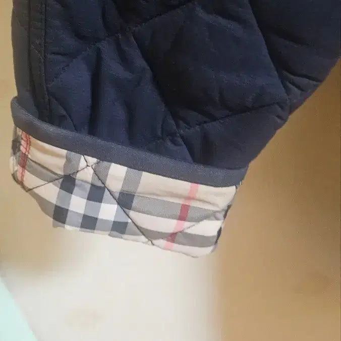 [BUNJANG] Burberry 12Y Quilted Hooded Jacket / 버버리 블랙 퀼팅 후드 자켓 12Y