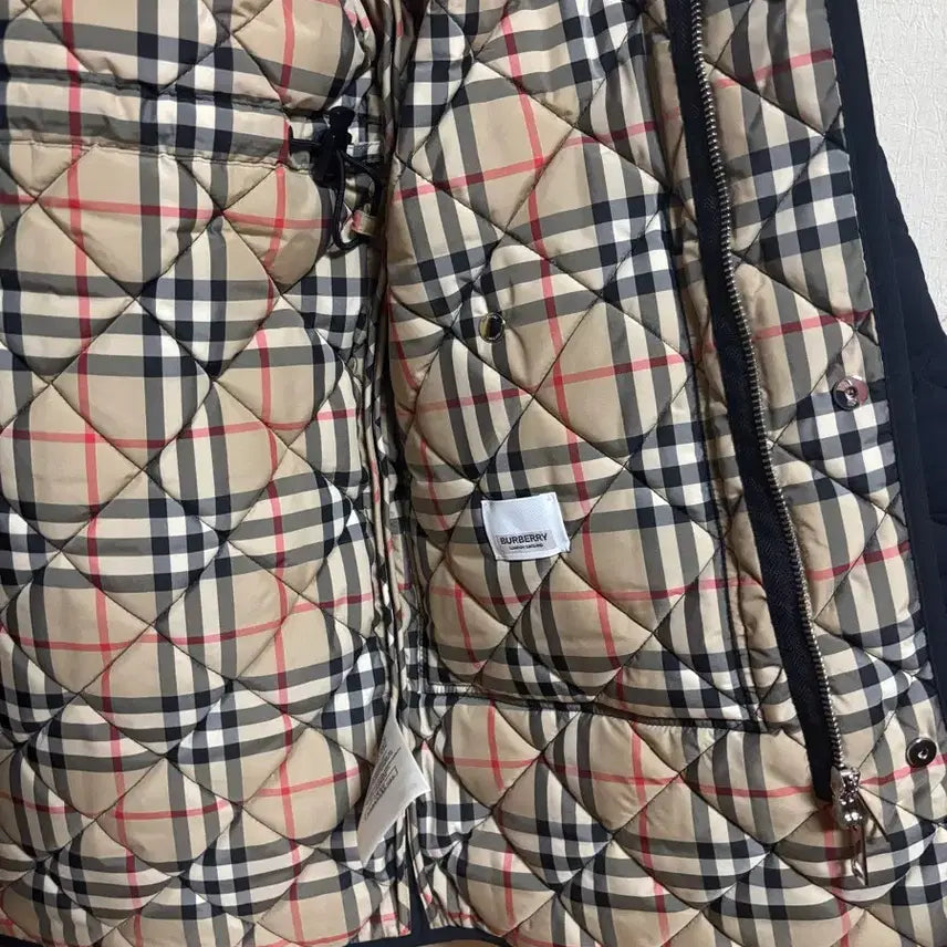 [BUNJANG] Burberry 12Y Quilted Hooded Jacket / 버버리 블랙 퀼팅 후드 자켓 12Y