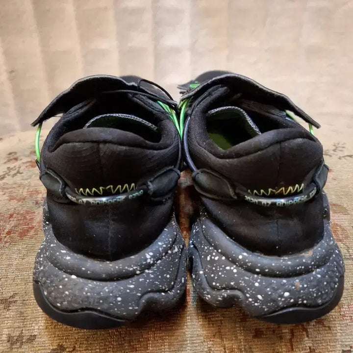 [BUNJANG] Adidas Black/Green Sneakers / 아디다스 블랙/그린 운동화