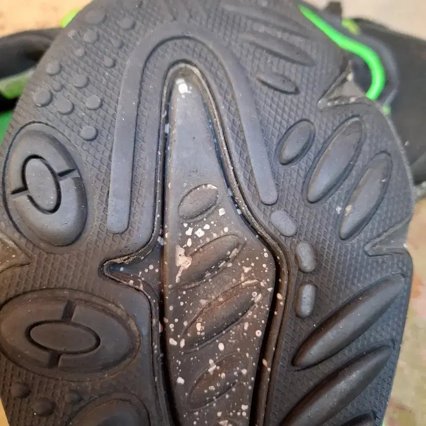 [BUNJANG] Adidas Black/Green Sneakers / 아디다스 블랙/그린 운동화