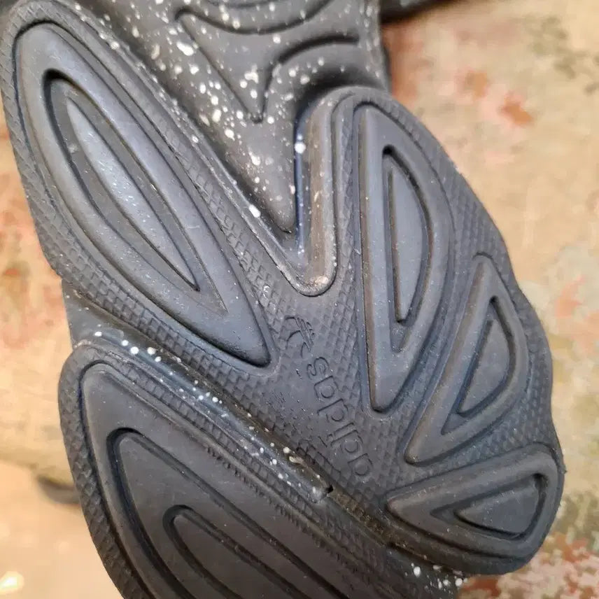 [BUNJANG] Adidas Black/Green Sneakers / 아디다스 블랙/그린 운동화