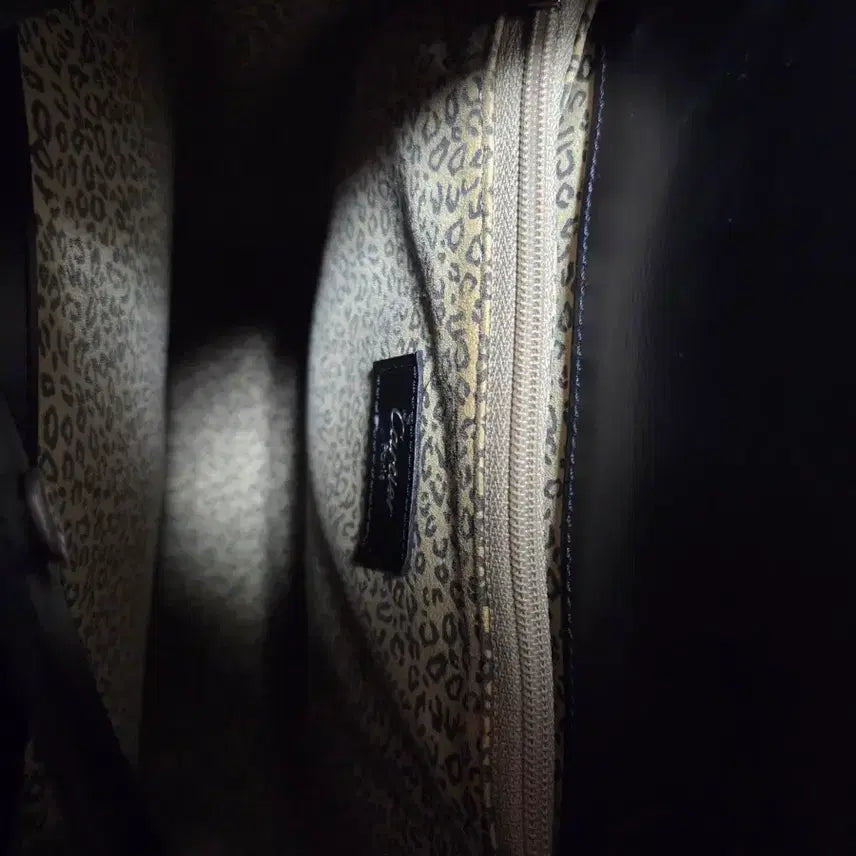 [BUNJANG] Cartier Leather Sling Backpack / 까르띠에 가죽 슬링백 외줄 백팩