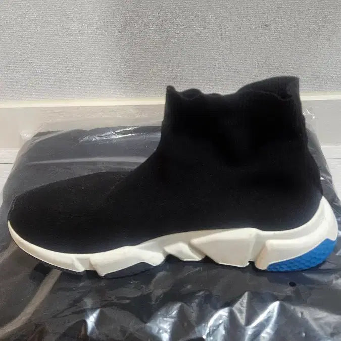 [BUNJANG] Balenciaga Speedrunner Size 42 Sneakers / 발렌시아가 스피드러너 42사이즈