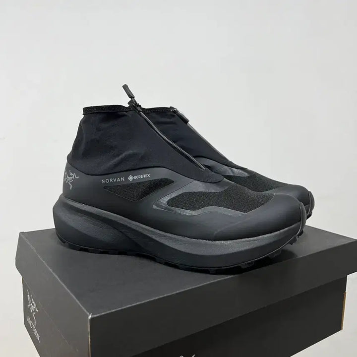 [BUNJANG] Arc'teryx High-Top Leather Sneakers / 아크테릭스 하이탑 가죽 스니커즈 남녀공용 통기 미끄럼방지 운동화