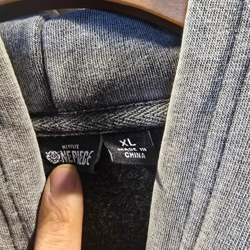 [BUNJANG] Netflix One Piece Collaboration Hoodie / 넷플릭스. 원피스 콜라보 후드티.