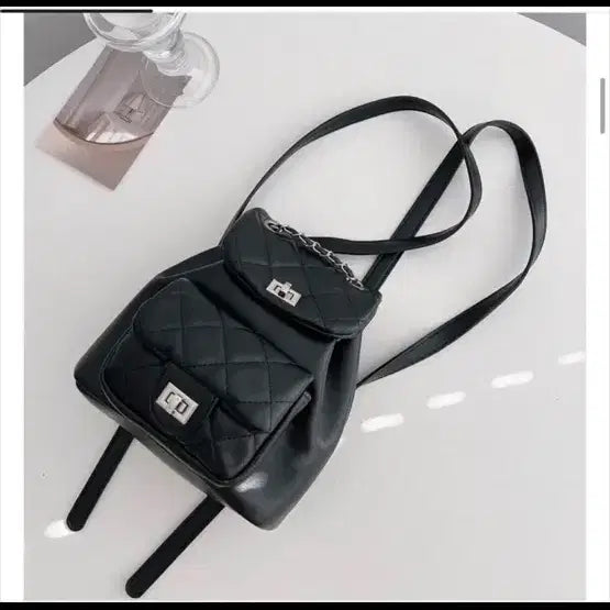 [BUNJANG] Quilted Backpack Shoulder Bag Tote Bag / 포켓 체인 퀼팅백 퀼팅백팩 고퀄리티 페미닌백팩 숄더백 도트백 사계절가방