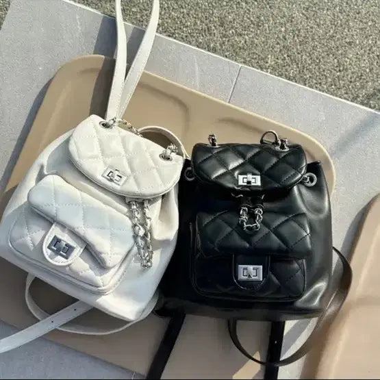 [BUNJANG] Quilted Backpack / 포켓 체인 퀼팅백 퀼팅백팩 고퀄리티 페미닌백팩 숄더백 도트백 사계절가방