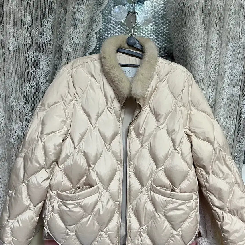 [BUNJANG] ESSICH Ivory Quilted Fur Down Padded Jacket / 아이보리 퀼팅 퍼 패딩