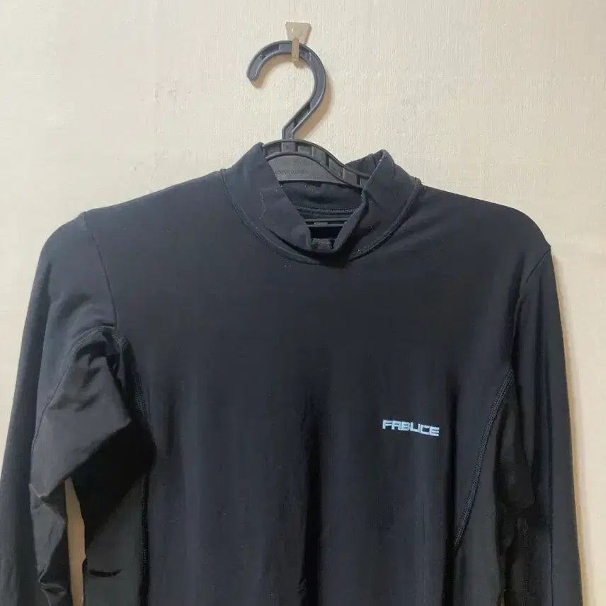 [BUNJANG] Black Turtleneck L (Women's) / 여성 목폴라 블랙 L (여성티)