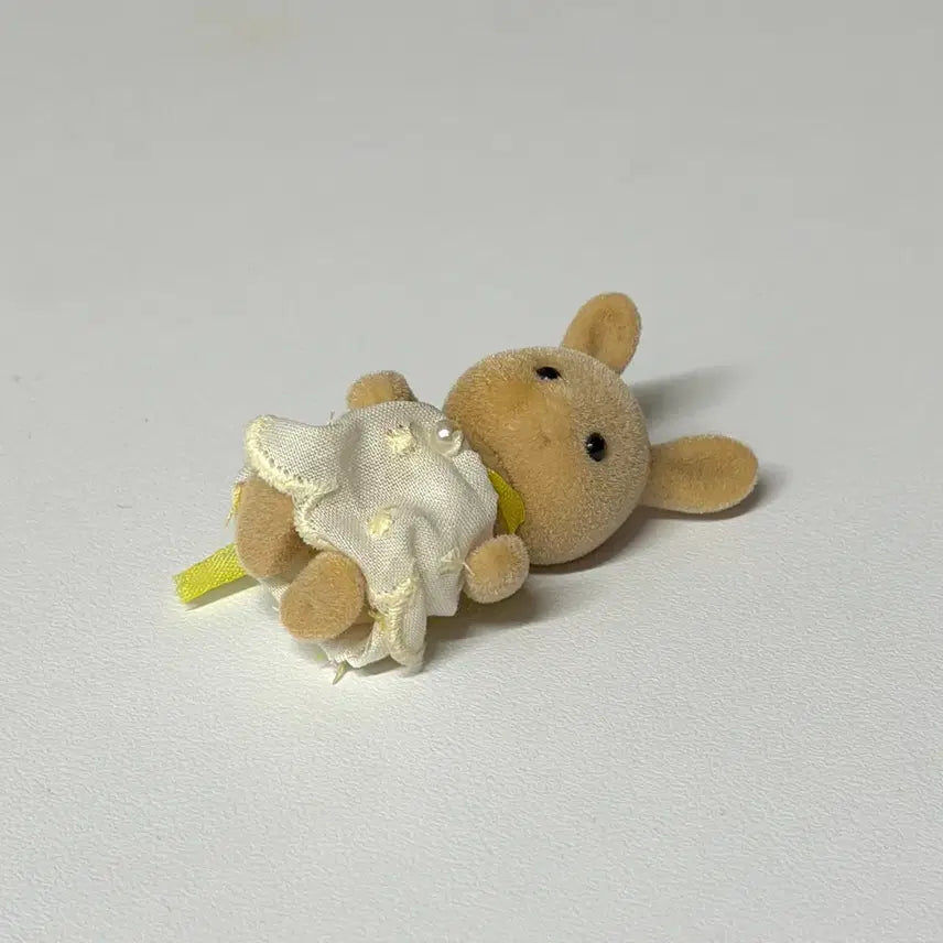 [BUNJANG] Sylvanian Families Old Ear-jointed Rabbit Figure / 실바니안 올드 귀접토끼 (고정)