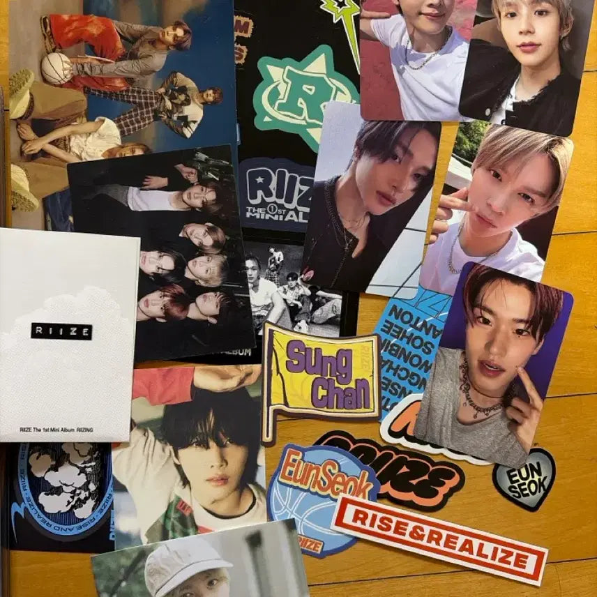 라이즈 라이징 미니1집 앨범 판매 합니다!!(포카 5장 앤톤 제외)